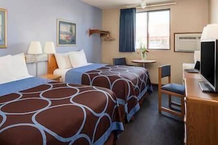 Room 15 of 28