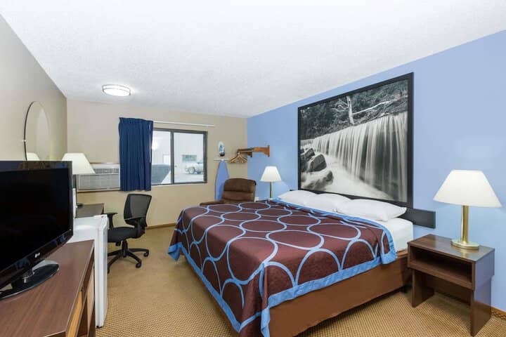 Room 5 of 28